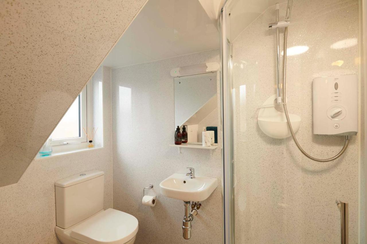 Downright Gabbler Apartment Beauly Bagian luar foto