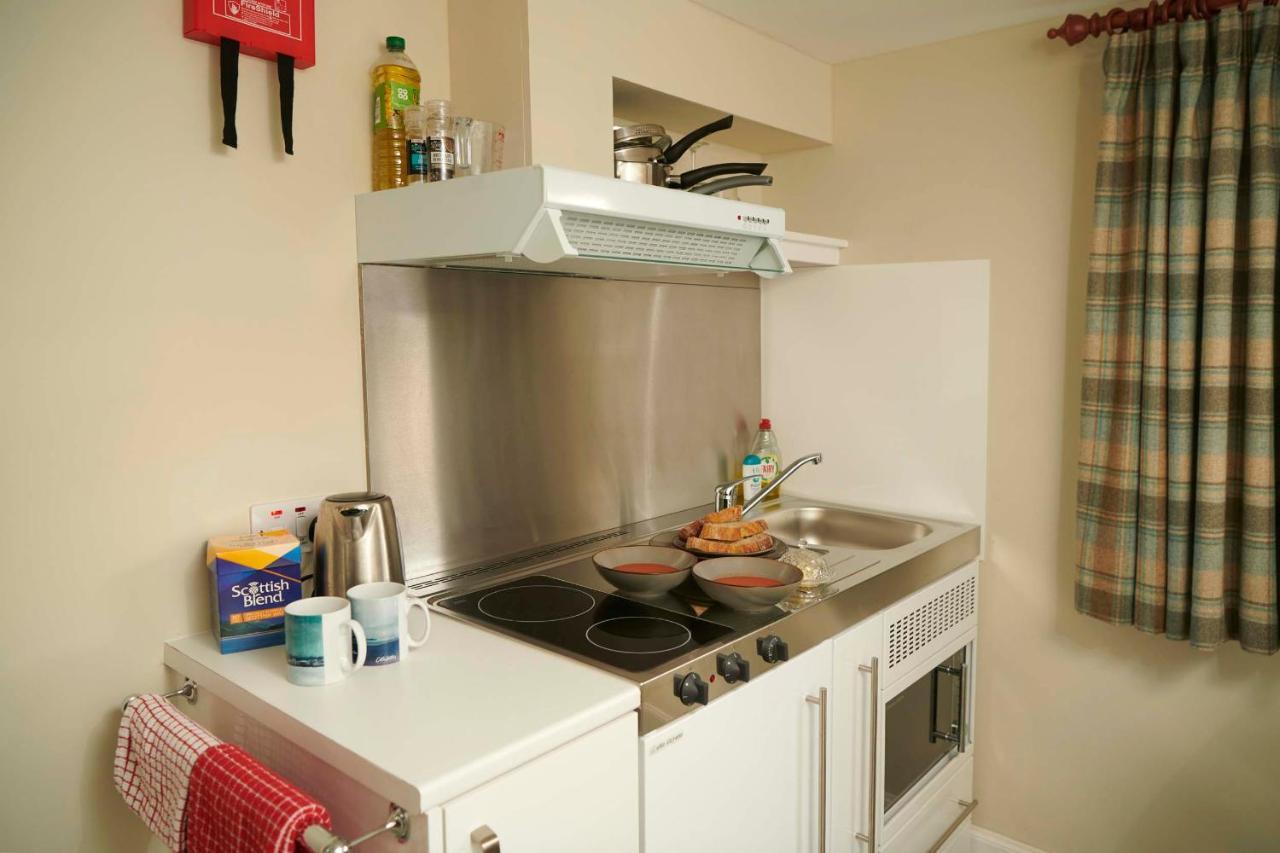 Downright Gabbler Apartment Beauly Bagian luar foto