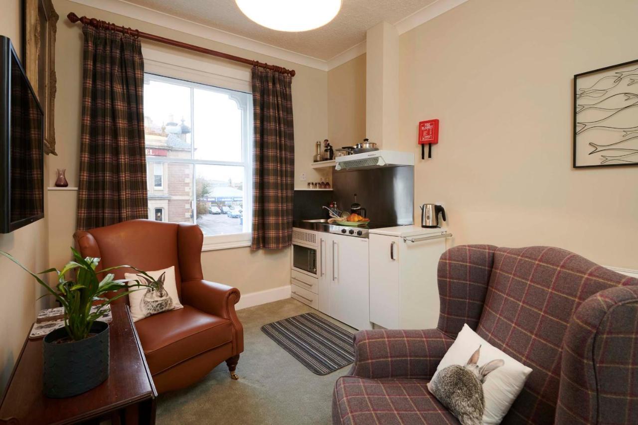 Downright Gabbler Apartment Beauly Bagian luar foto