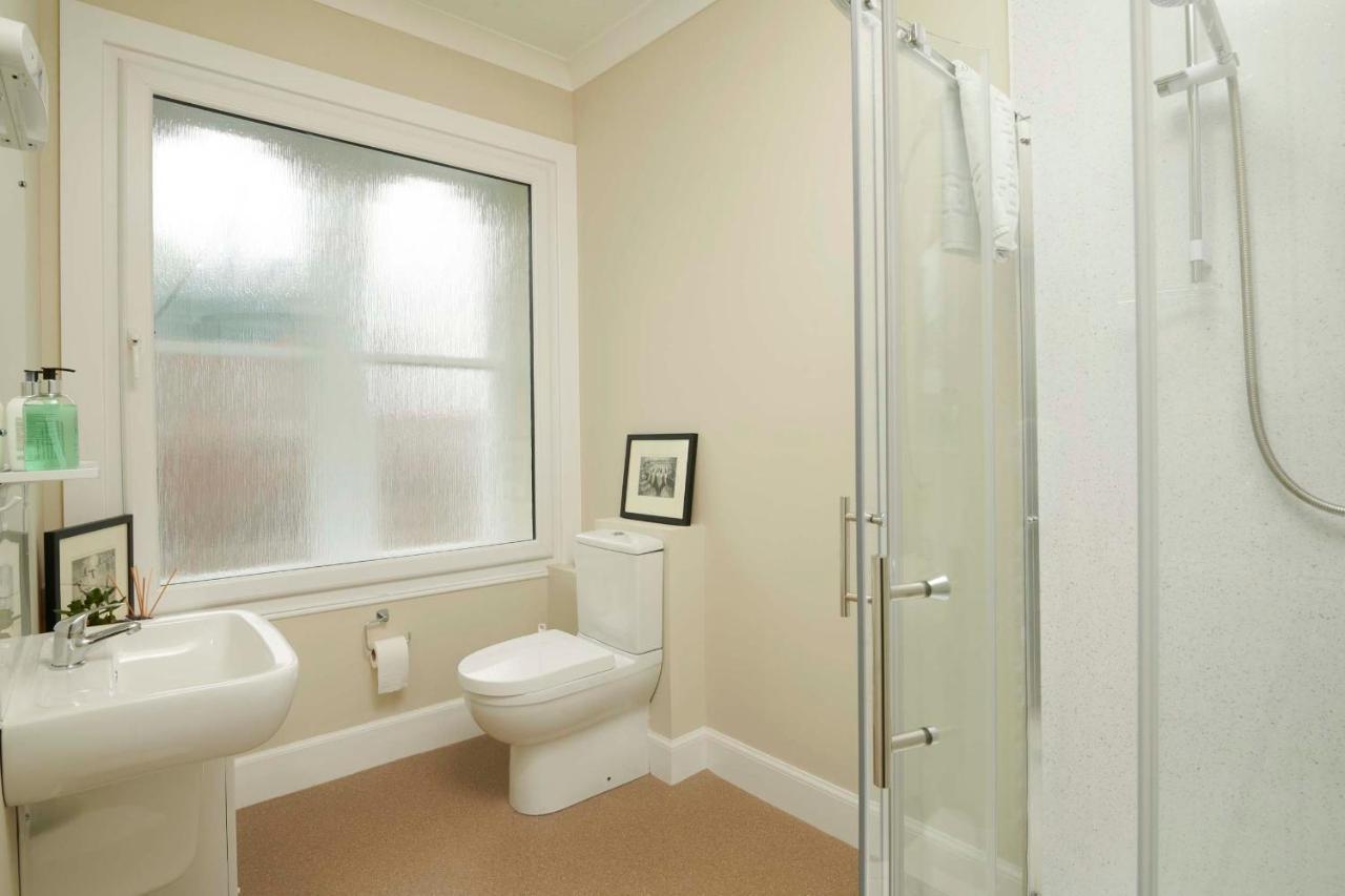 Downright Gabbler Apartment Beauly Bagian luar foto